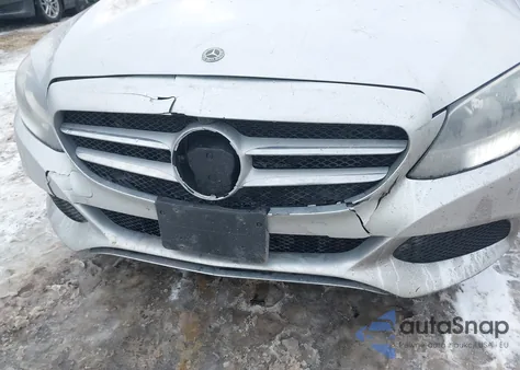 2018 Mercedes-Benz C 300 4Matic из США, поврежденный, VIN 55SWF4KB2JU241977